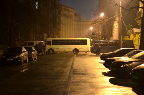 Вулиця Банкова. Підхід до Адміністрації Януковича. Фото - Михайло Петях